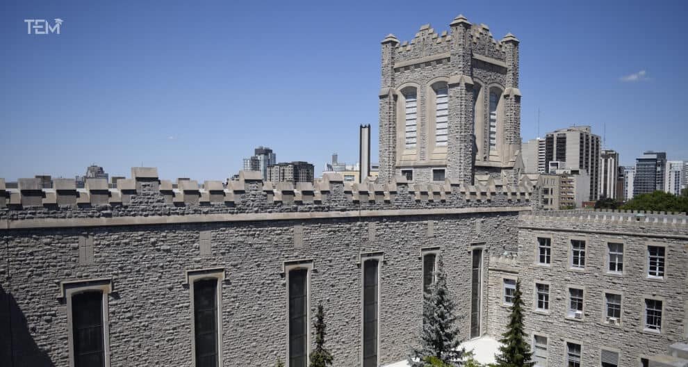 Dominican University College